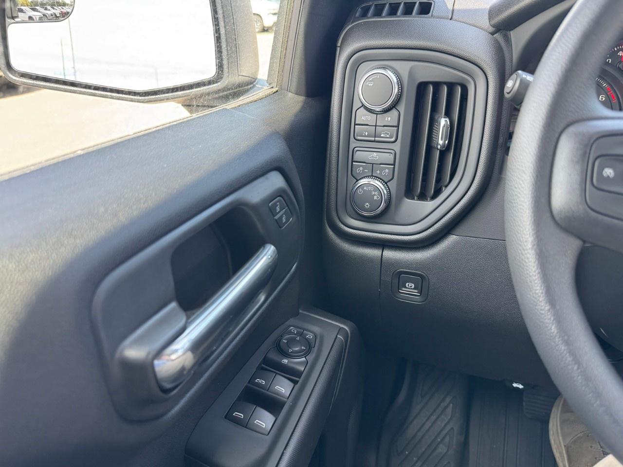 2026 GMC Sierra 1500 Double Cab Standard Box 4-Wheel Drive Pro Photo