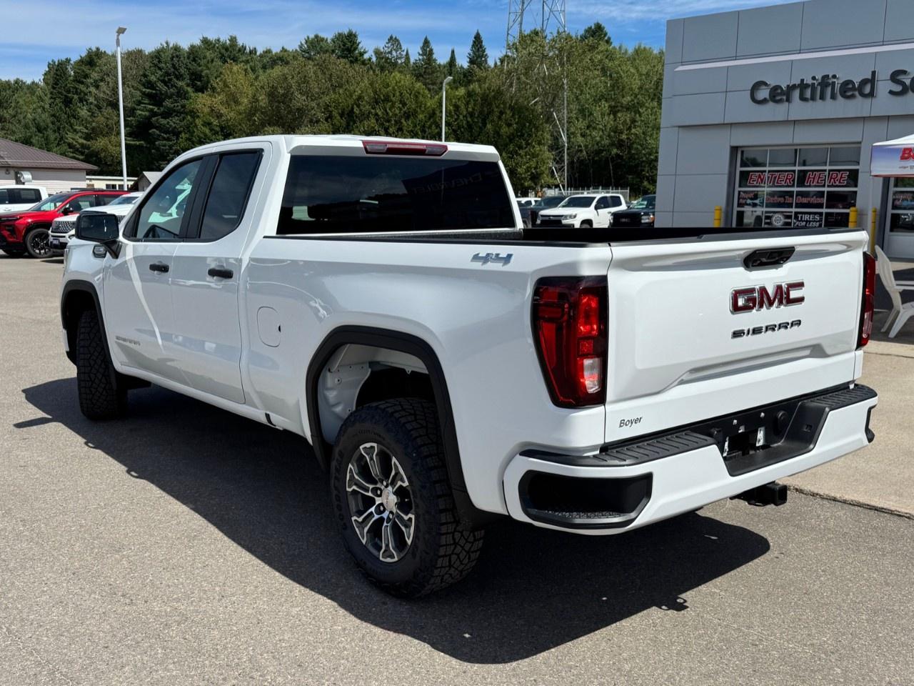 2026 GMC Sierra 1500 Double Cab Standard Box 4-Wheel Drive Pro Photo