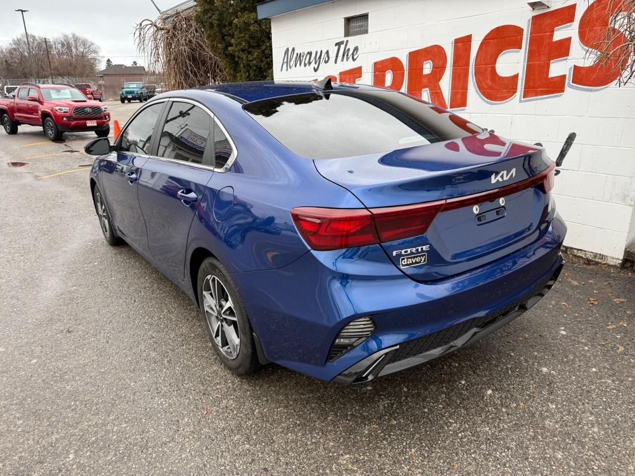 2022 Kia Forte EX 4dr Sedan Photo