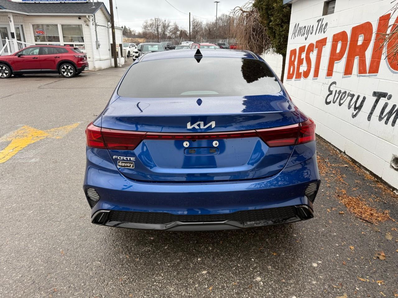 2022 Kia Forte EX 4dr Sedan Photo