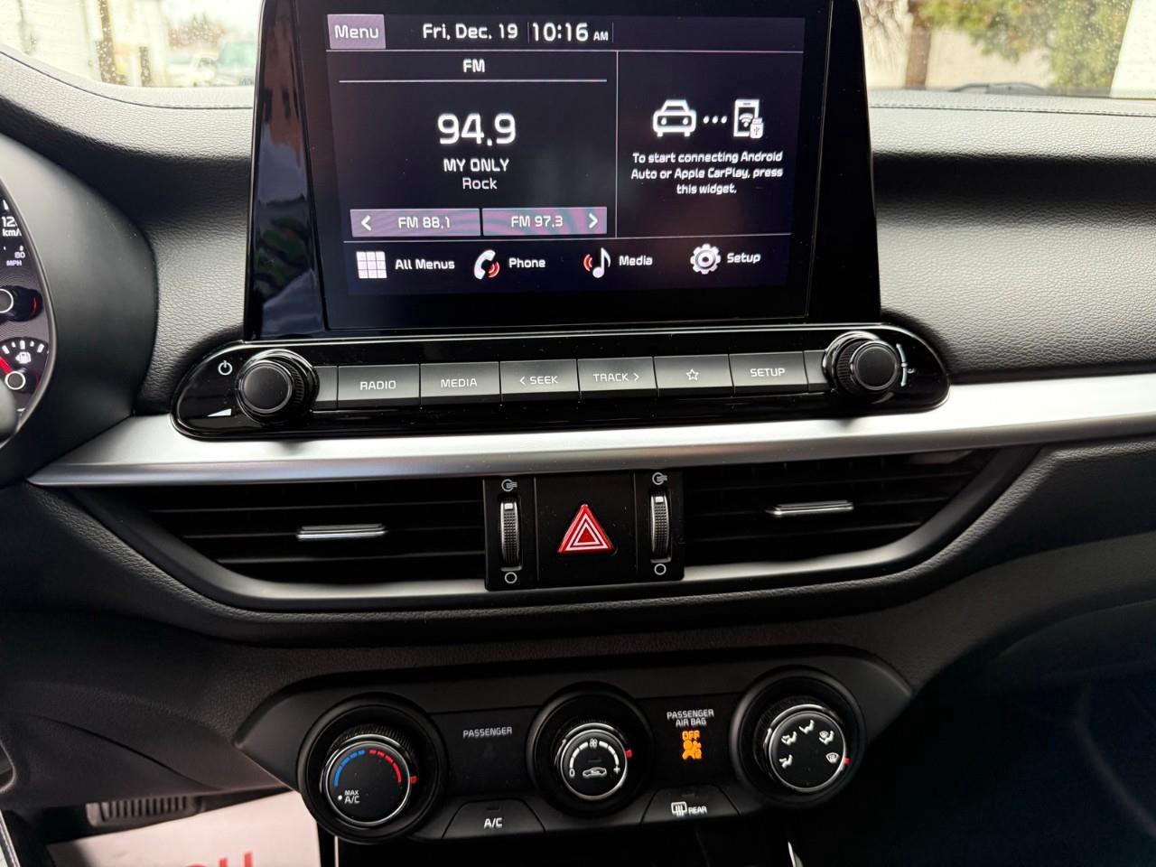 2022 Kia Forte EX 4dr Sedan Photo