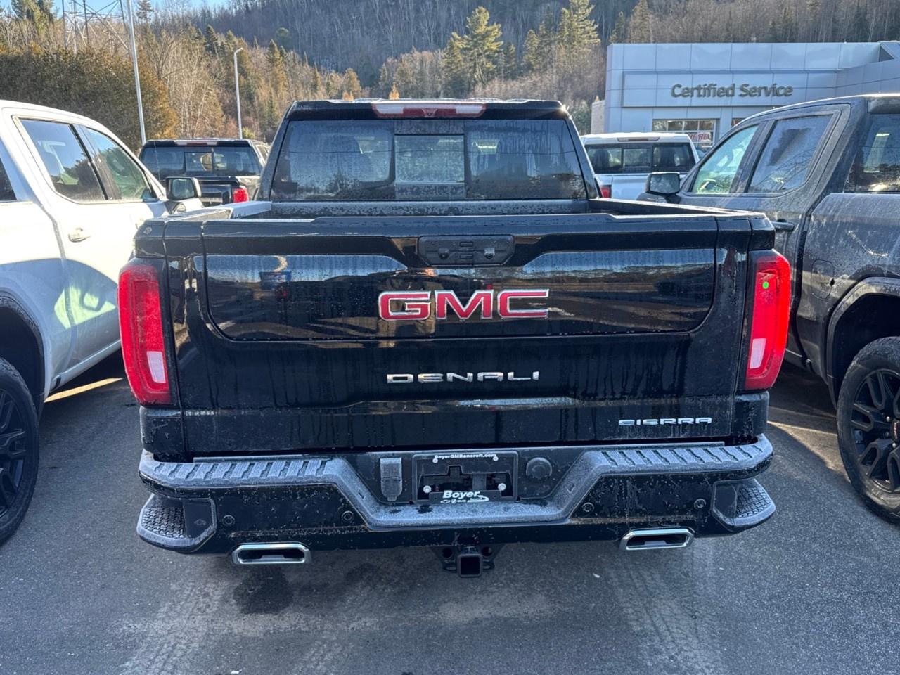 2026 GMC Sierra 1500 Crew Cab Short Box 4-Wheel Drive Denali Photo4