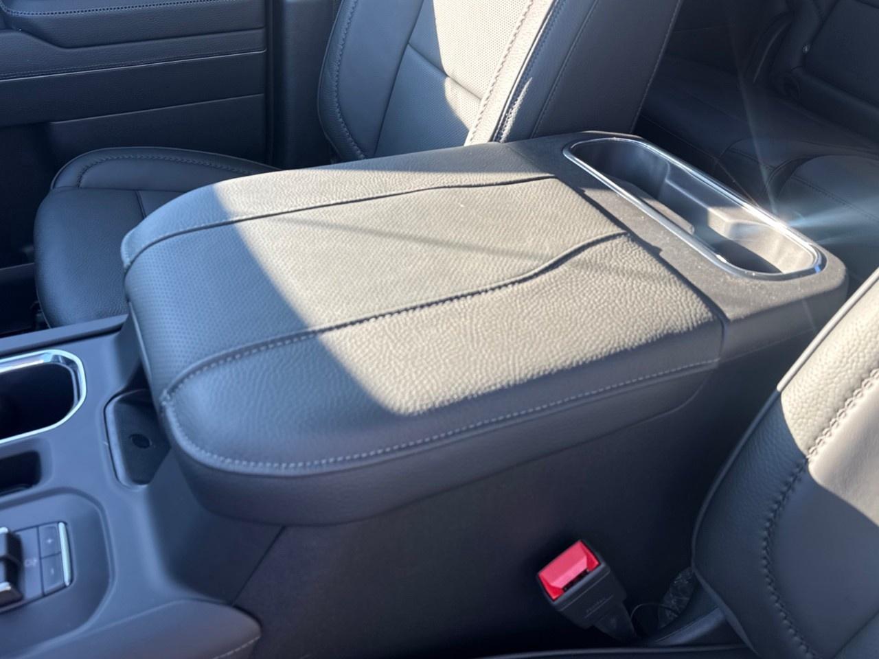 2026 GMC Sierra 1500 Crew Cab Short Box 4-Wheel Drive Denali Photo