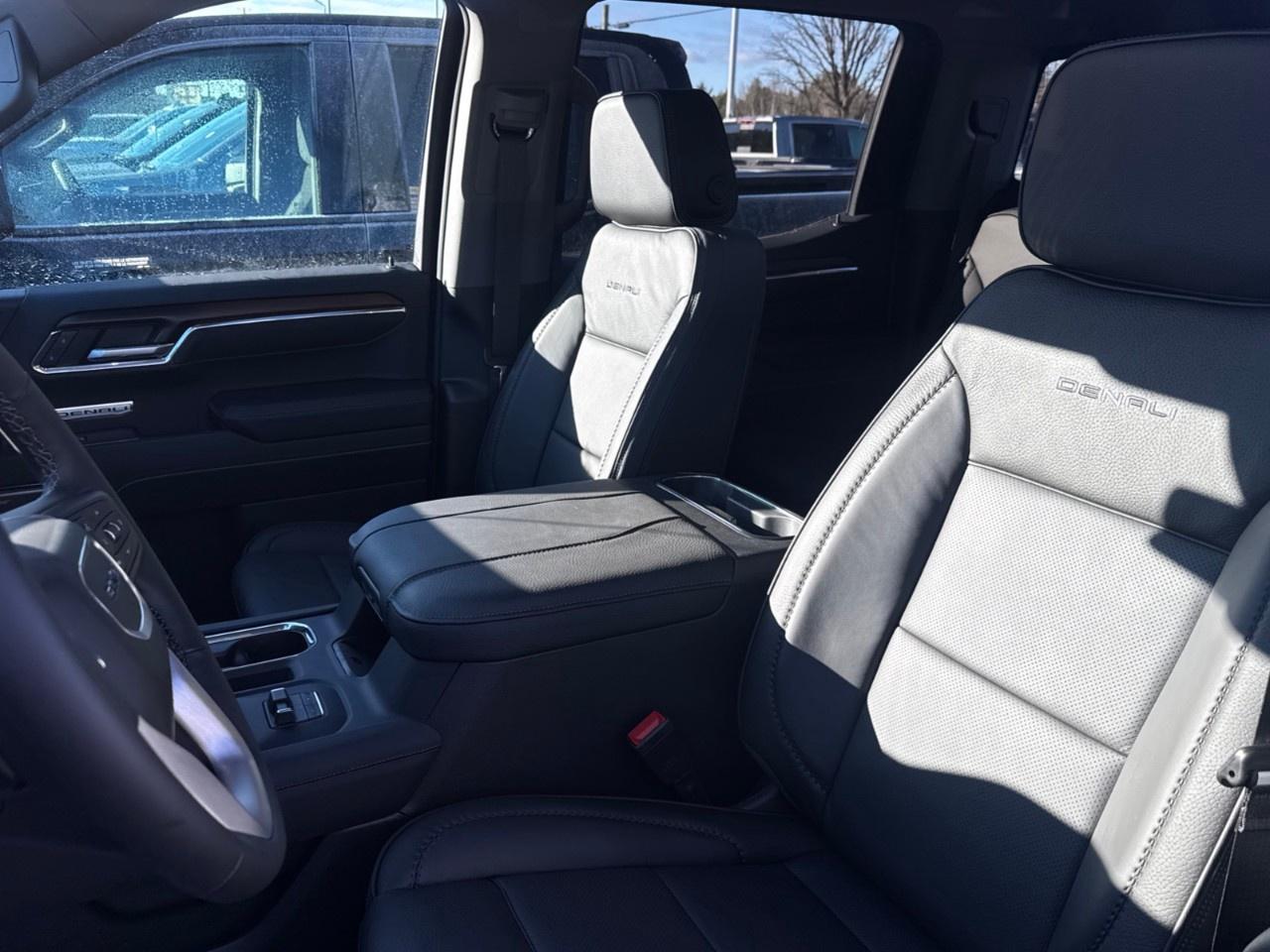 2026 GMC Sierra 1500 Crew Cab Short Box 4-Wheel Drive Denali Photo