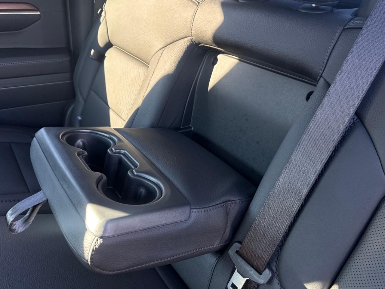 2026 GMC Sierra 1500 Crew Cab Short Box 4-Wheel Drive Denali Photo