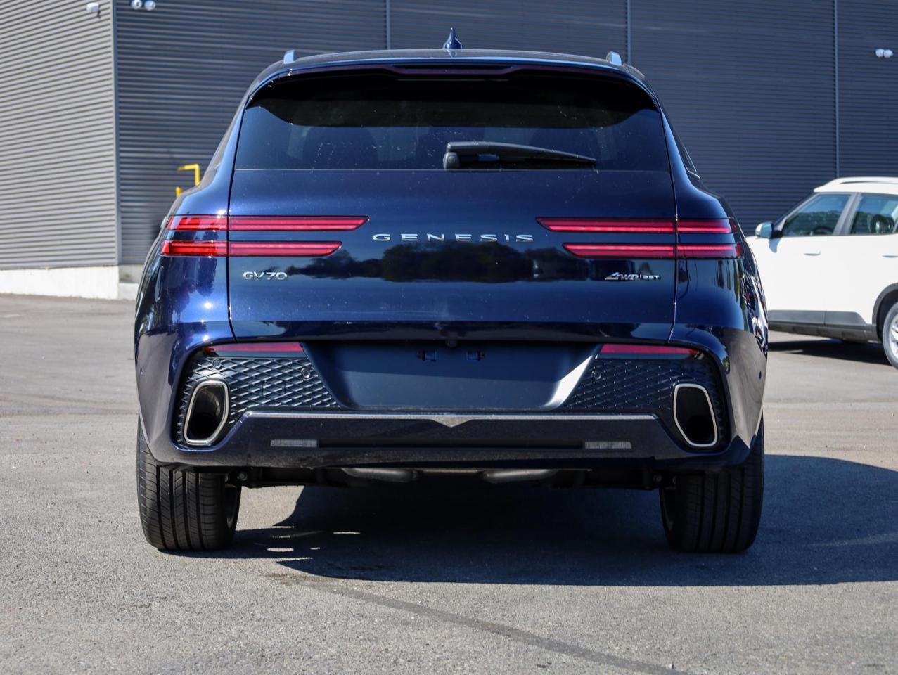 2025 Genesis GV70  Photo3