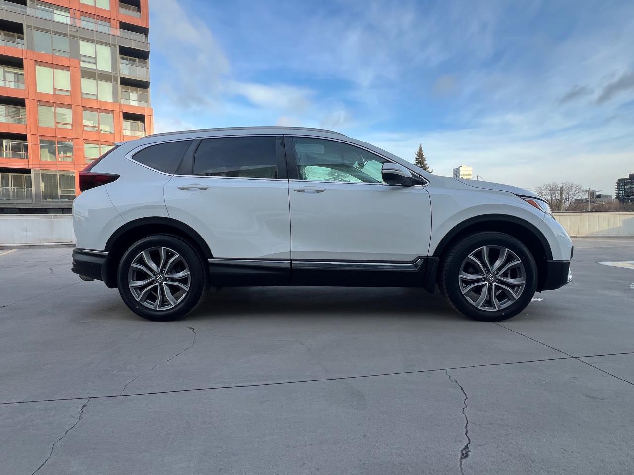 2022 Honda CR-V Touring 4dr All-wheel Drive Photo