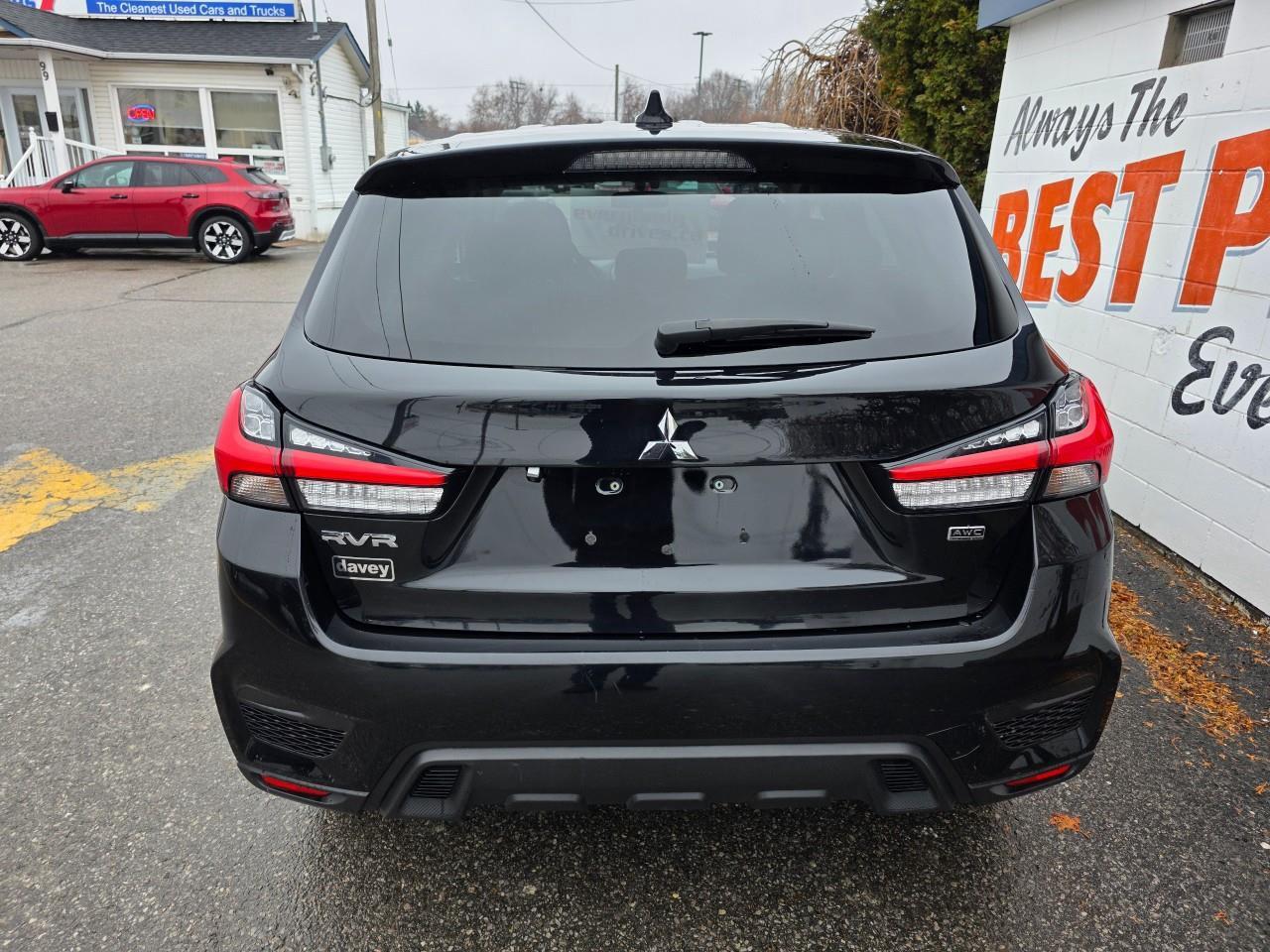 2024 Mitsubishi RVR SE 4dr AWC Photo