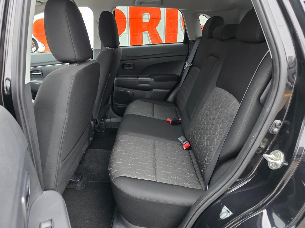 2024 Mitsubishi RVR SE 4dr AWC Photo