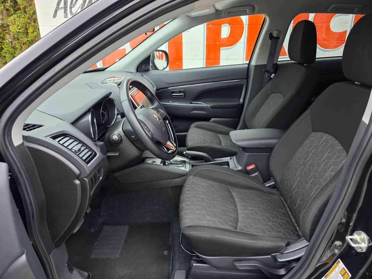 2024 Mitsubishi RVR SE 4dr AWC Photo