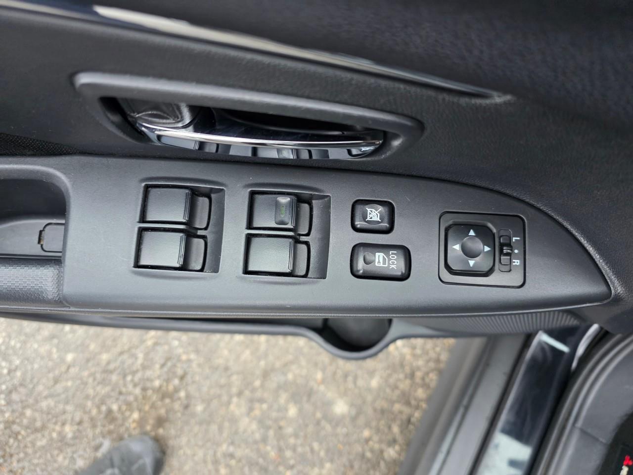 2024 Mitsubishi RVR SE 4dr AWC Photo