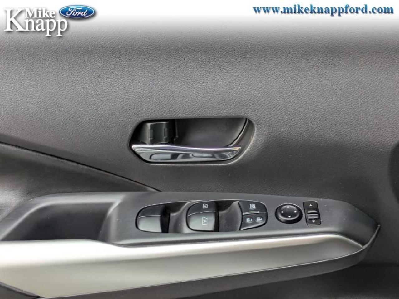 2019 Nissan Kicks SR Photo