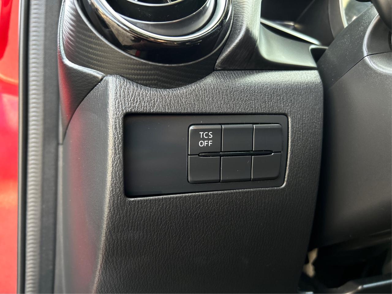 2020 Mazda CX-3 GS AWD LEATHER ROOF NAV LOADED WE FINANCE ALL CR. Photo