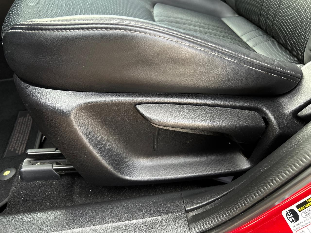 2020 Mazda CX-3 GS AWD LEATHER ROOF NAV LOADED WE FINANCE ALL CR. Photo