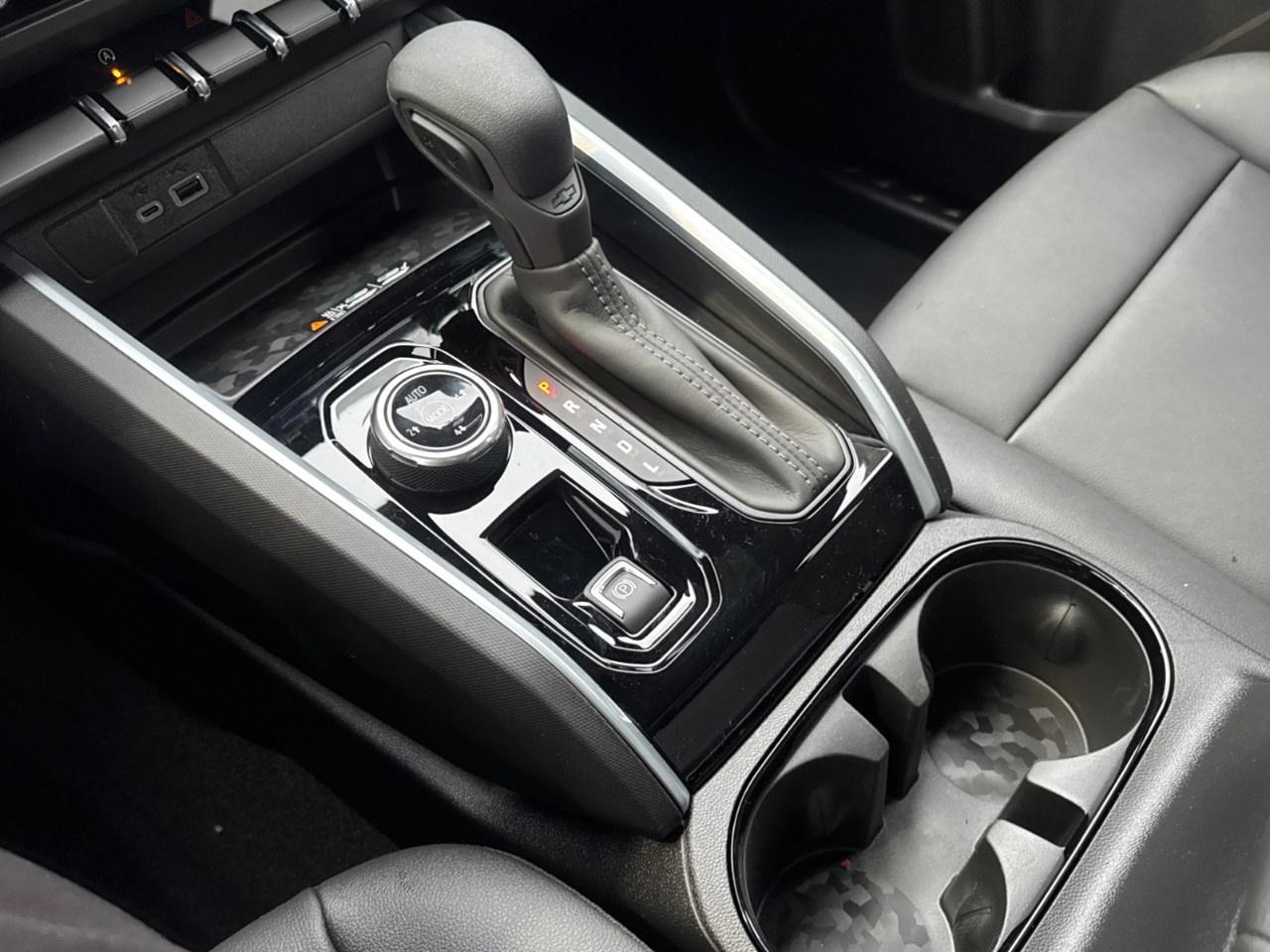 2026 Chevrolet Colorado Crew Cab Short Box 4-Wheel Drive Trail Boss Photo