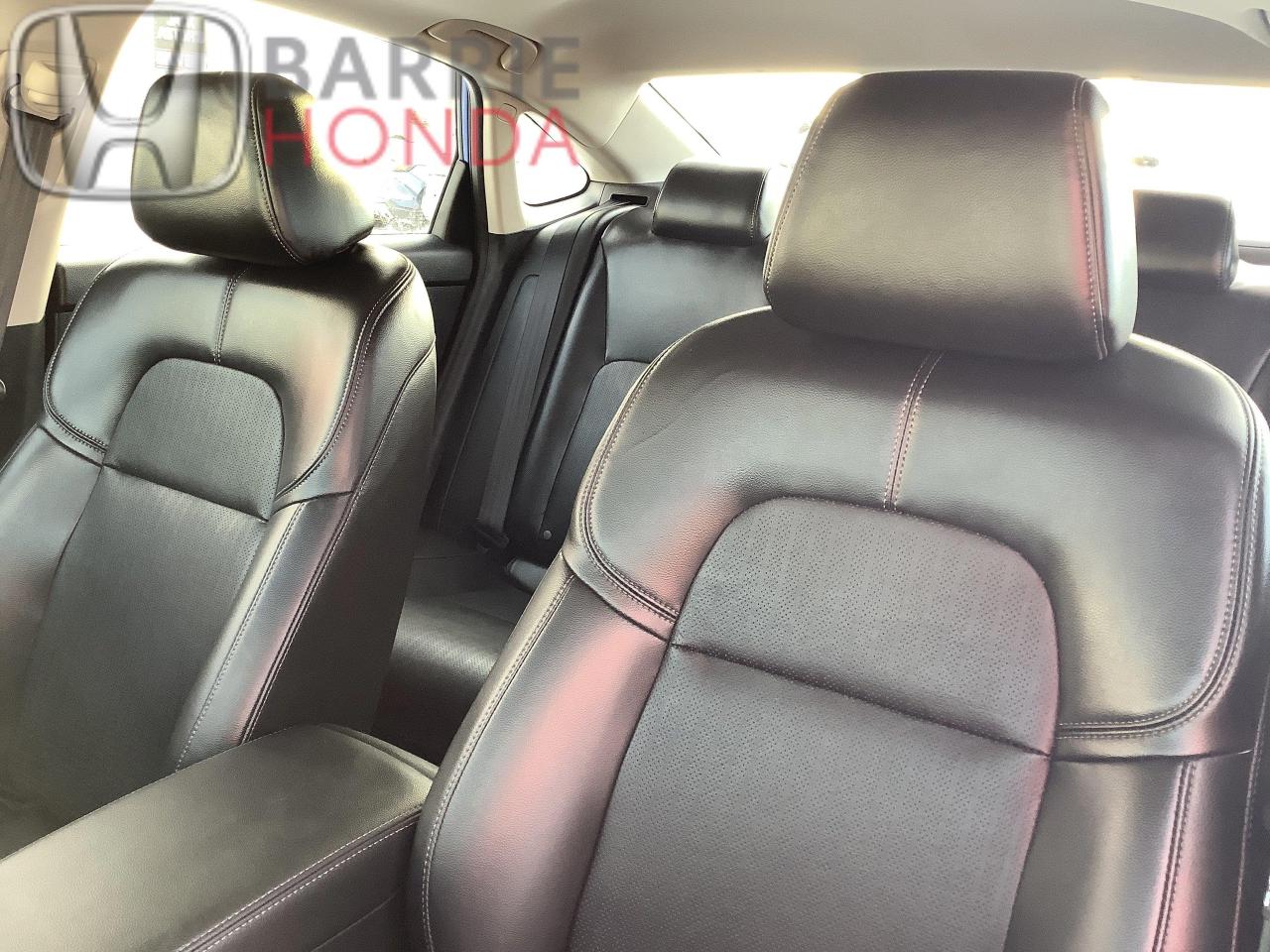 2023 Honda Civic Touring 4dr Sedan Photo