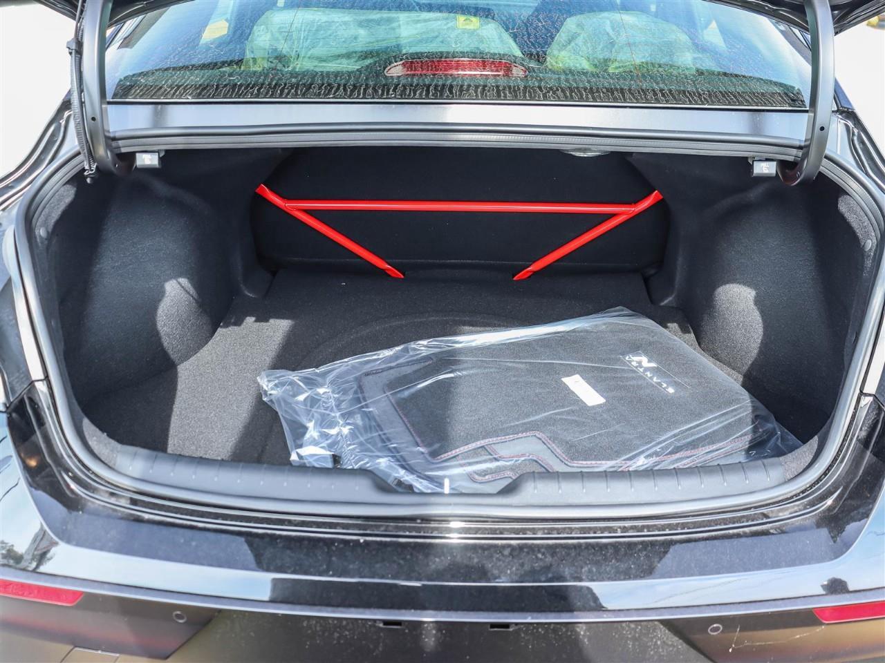 2025 Hyundai Elantra N Base 4dr Sedan Photo