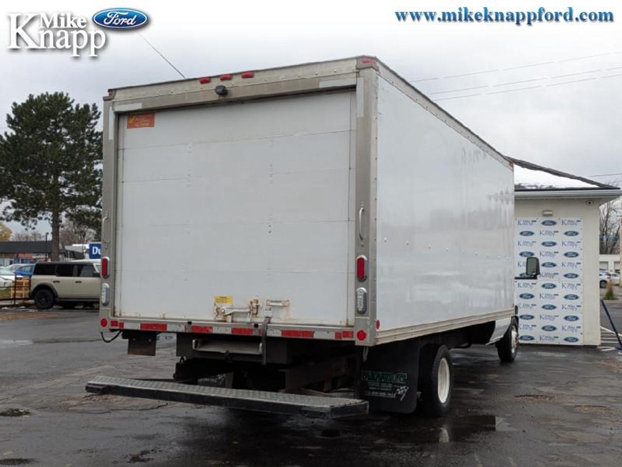 2016 Ford Econoline Commercial Cutaway Base Photo