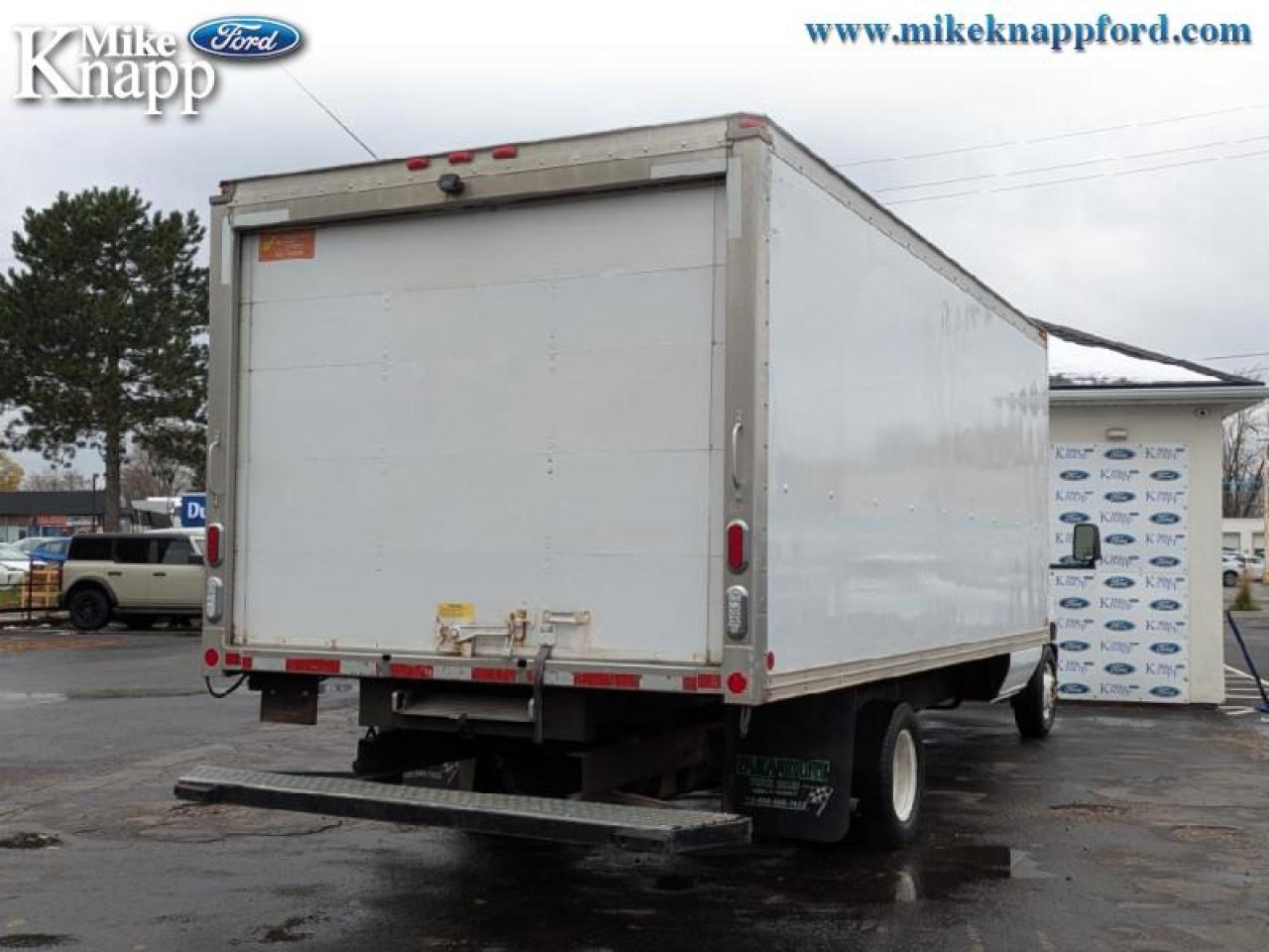 2016 Ford Econoline Commercial Cutaway Base Photo