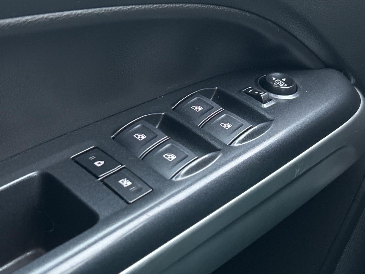 2022 Chevrolet Colorado Crew Cab 141 LT   Clean Carfax Photo