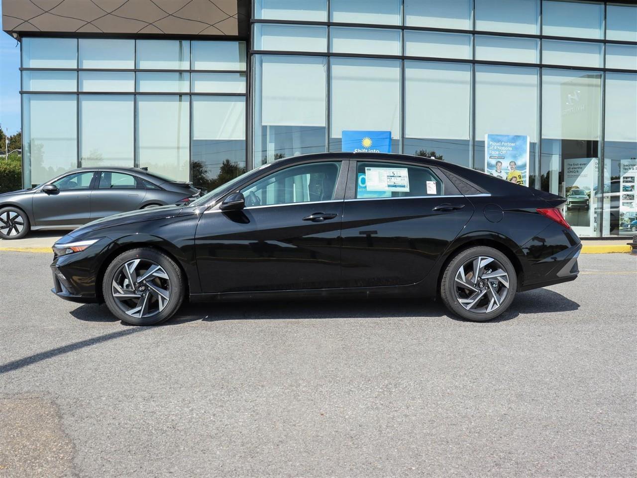 2025 Hyundai Elantra Luxury 4dr Sedan Photo