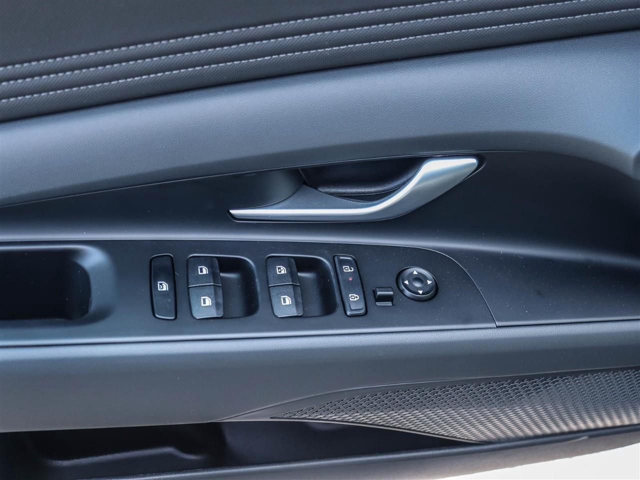 2025 Hyundai Elantra Luxury 4dr Sedan Photo