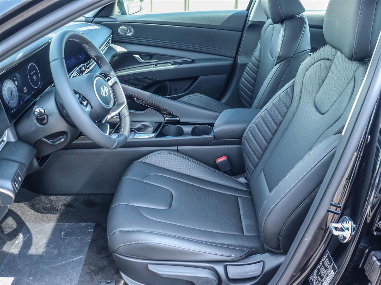 2025 Hyundai Elantra Luxury 4dr Sedan Photo