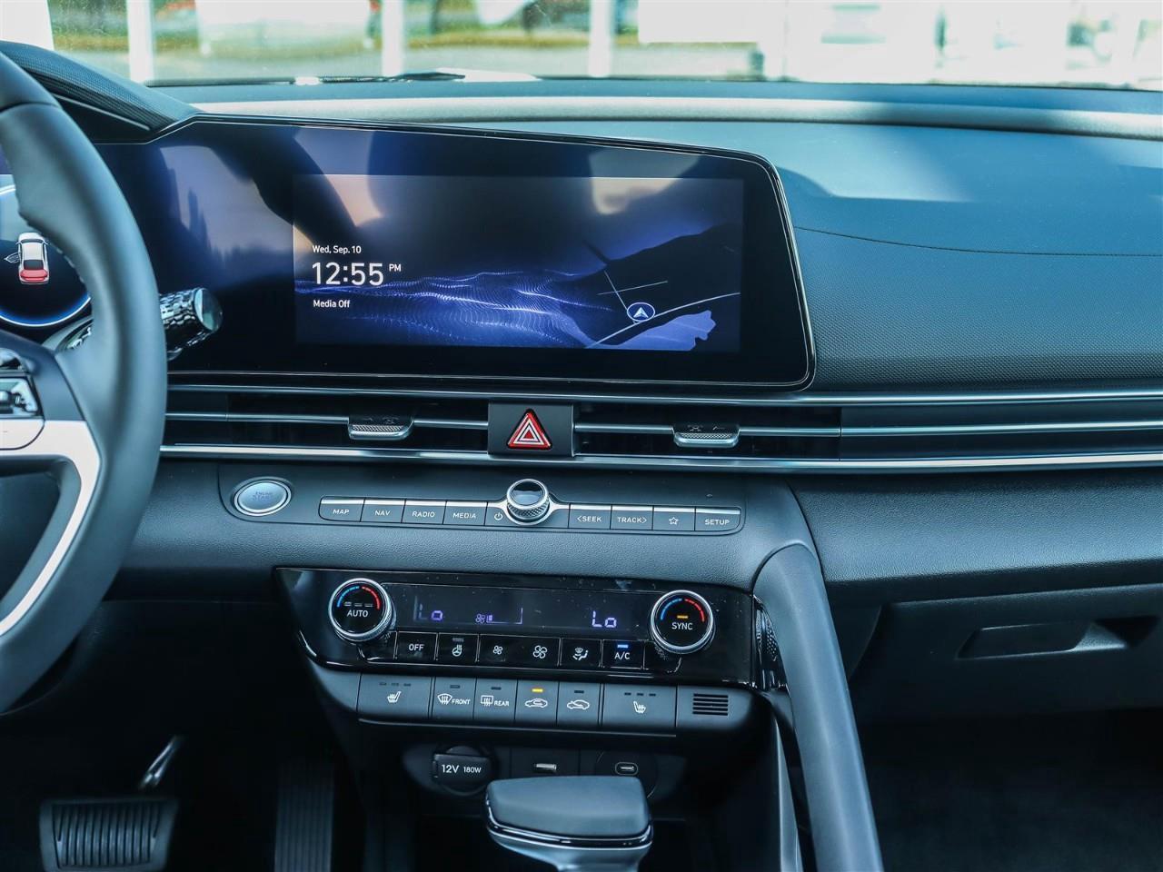 2025 Hyundai Elantra Luxury 4dr Sedan Photo