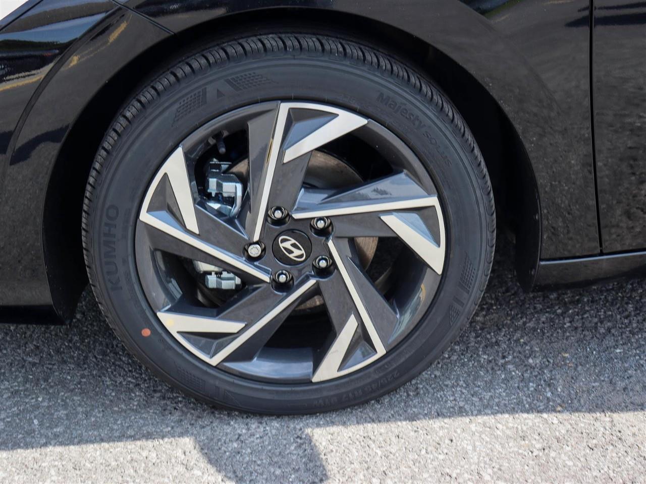 2025 Hyundai Elantra Luxury 4dr Sedan Photo