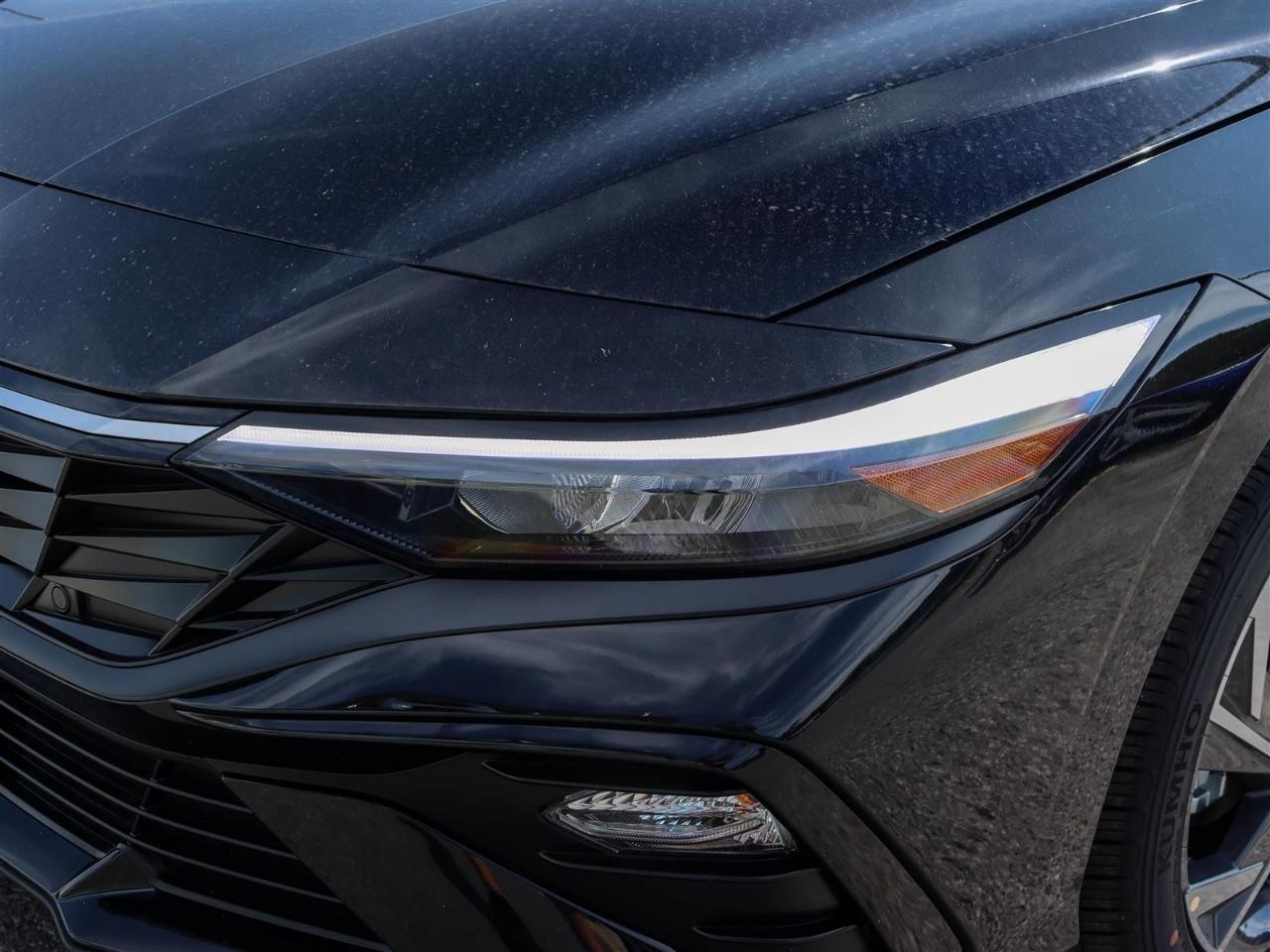 2025 Hyundai Elantra Luxury 4dr Sedan Photo