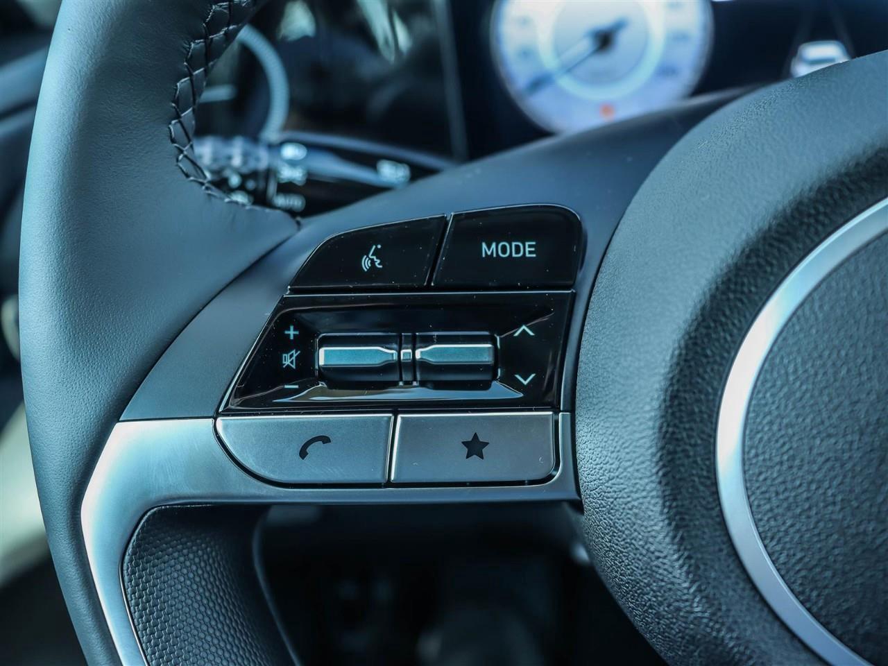 2025 Hyundai Elantra Luxury 4dr Sedan Photo