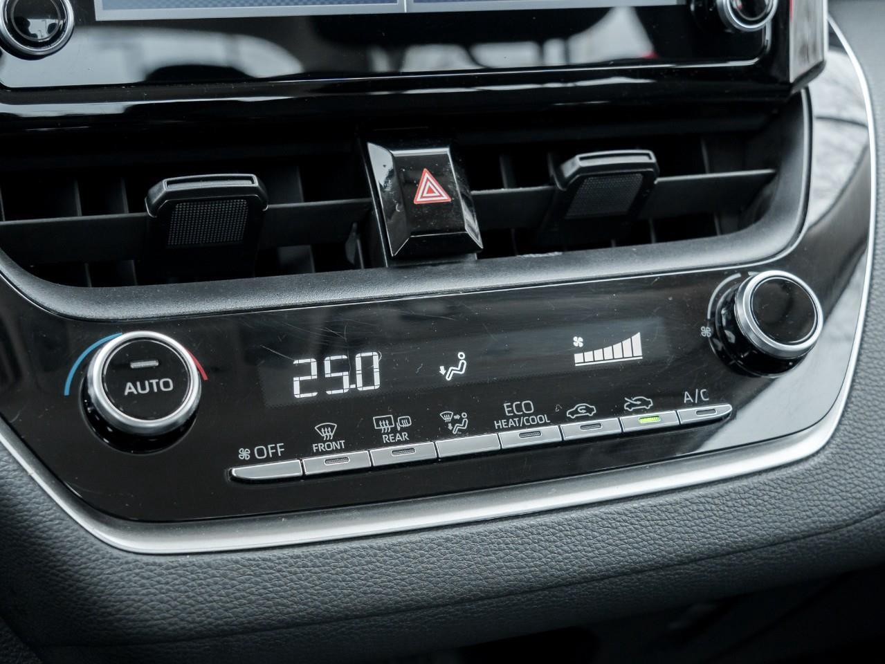 2021 Toyota Corolla LE 4DR SEDAN Photo