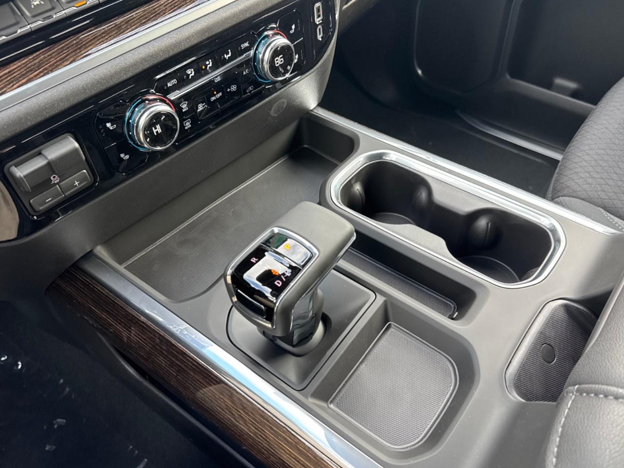 2026 GMC Sierra 1500 Crew Cab Short Box 4-Wheel Drive Elevation Photo