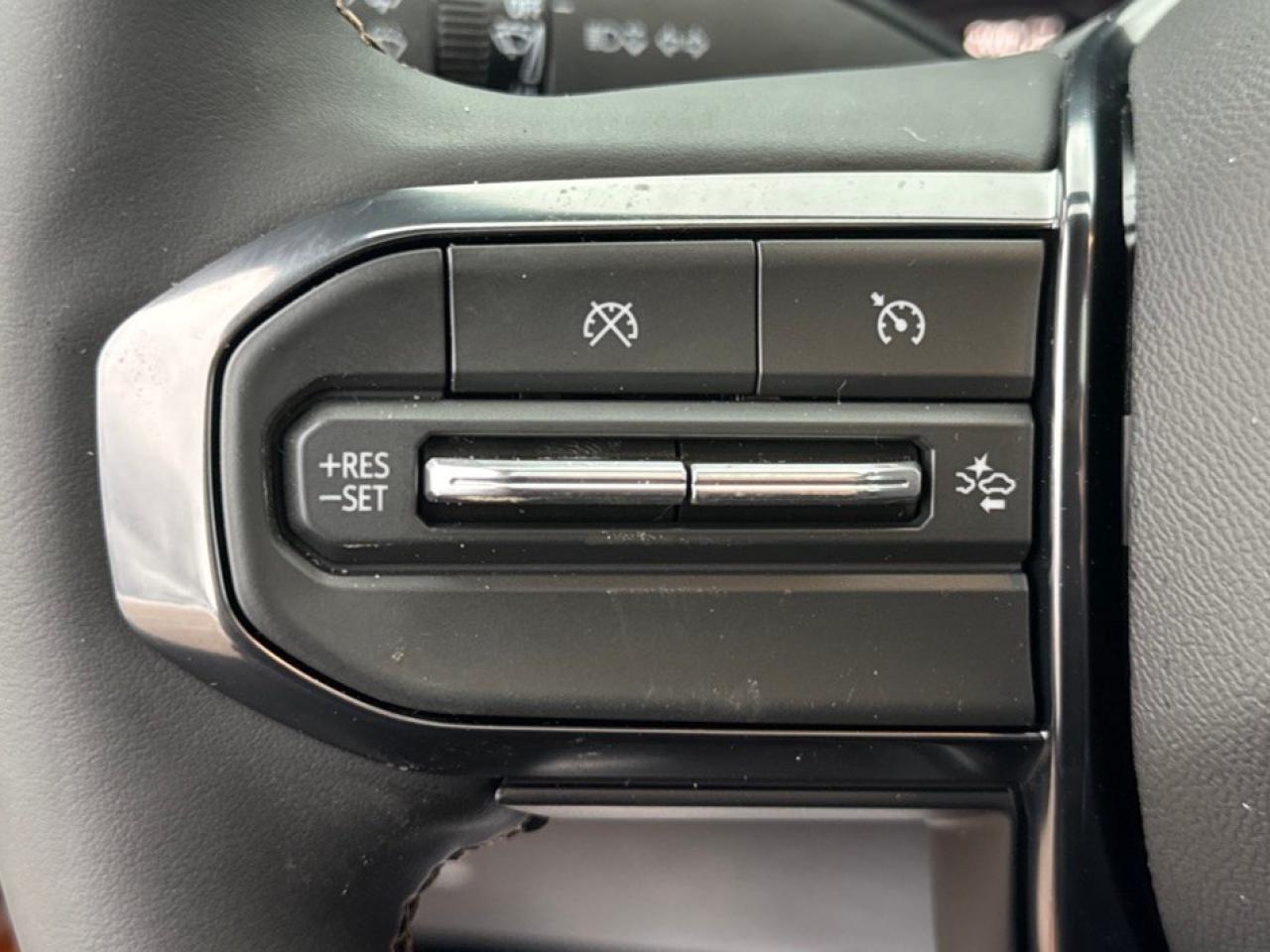 2026 GMC Canyon Crew Cab Short Box 4-Wheel Drive AT4 Photo