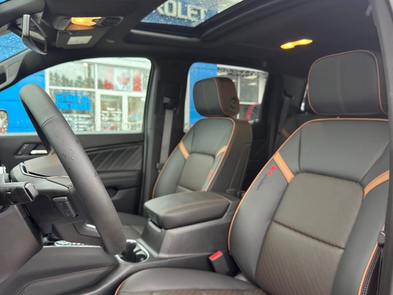 2026 GMC Canyon Crew Cab Short Box 4-Wheel Drive AT4 Photo