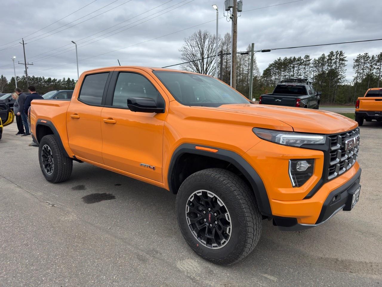 2026 GMC Canyon Crew Cab Short Box 4-Wheel Drive AT4 Photo2