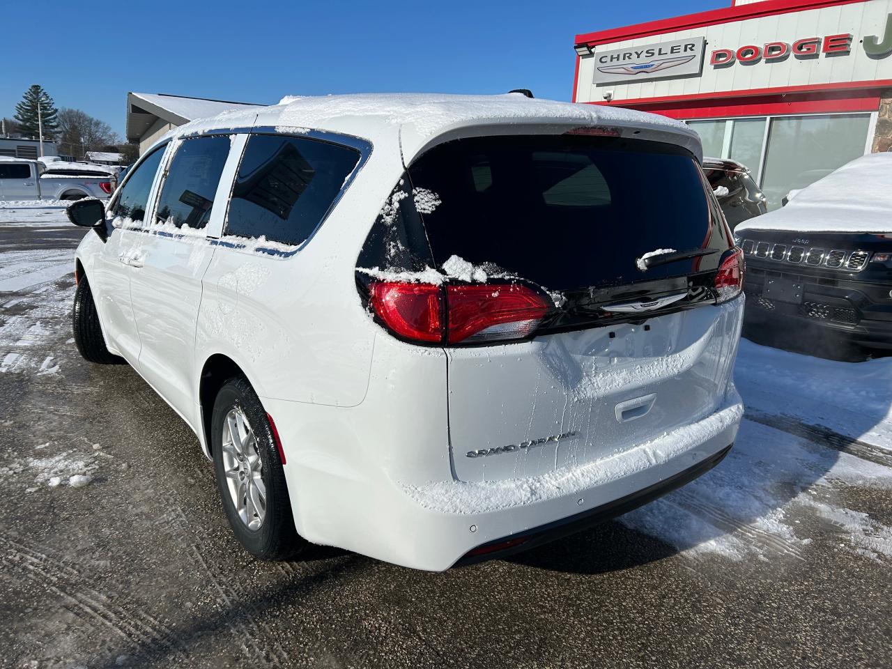 2026 Chrysler Grand Caravan SXT Front-Wheel Drive Passenger Van Photo2