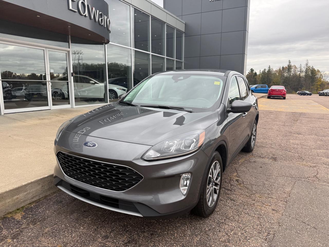 2022 Ford Escape SEL 4dr All-Wheel Drive Photo3