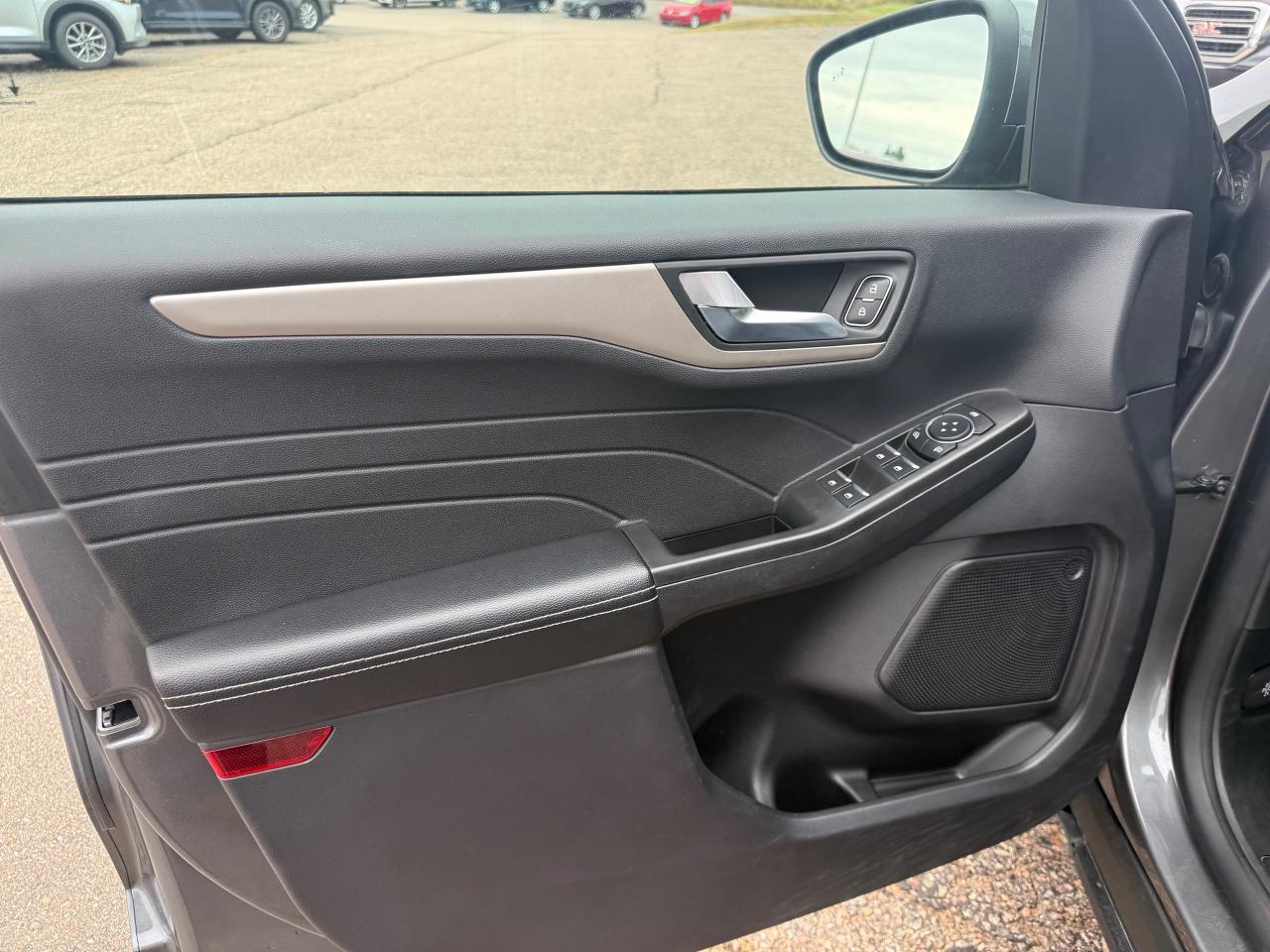 2022 Ford Escape SEL 4dr All-Wheel Drive Photo