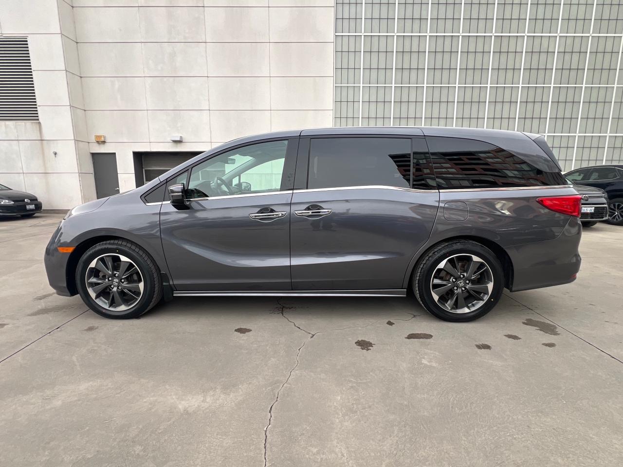 2023 Honda Odyssey Touring Passenger Van Photo3