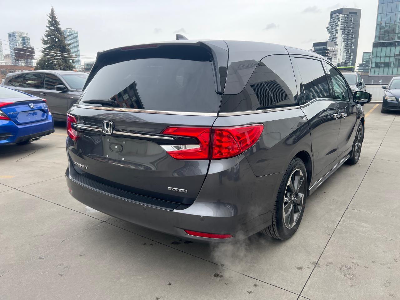 2023 Honda Odyssey Touring Passenger Van Photo