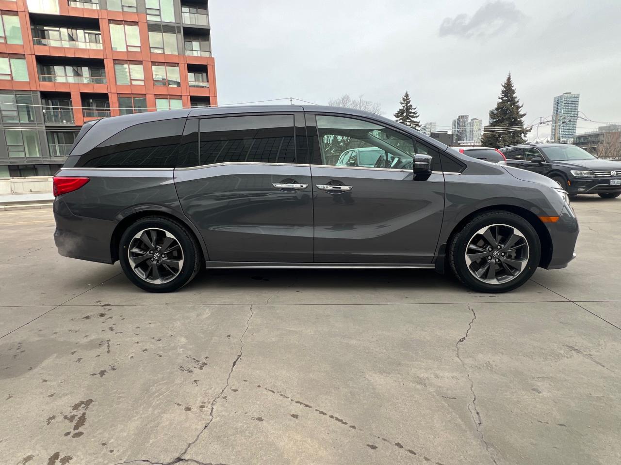 2023 Honda Odyssey Touring Passenger Van Photo