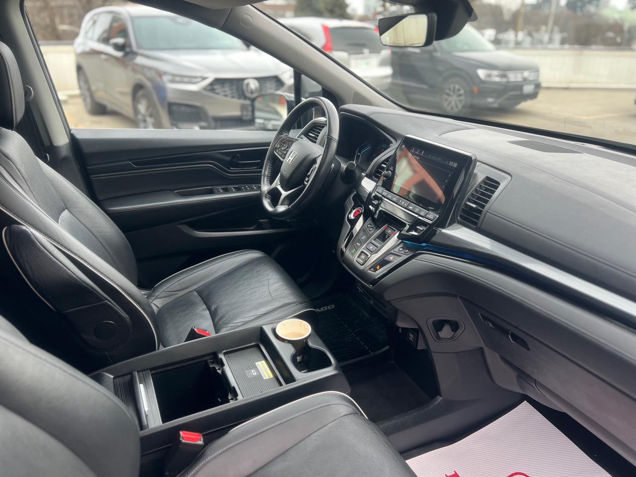 2023 Honda Odyssey Touring Passenger Van Photo