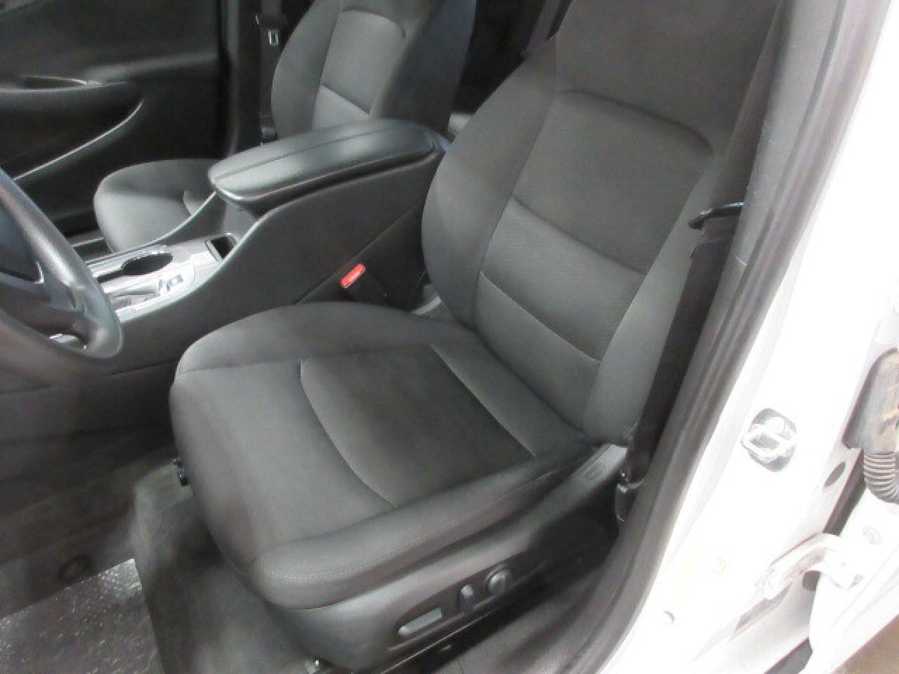 2023 Chevrolet Malibu LT, APPLE/ANDROID, A/C, BT, CAMERA, ALLOYS, 91K! Photo