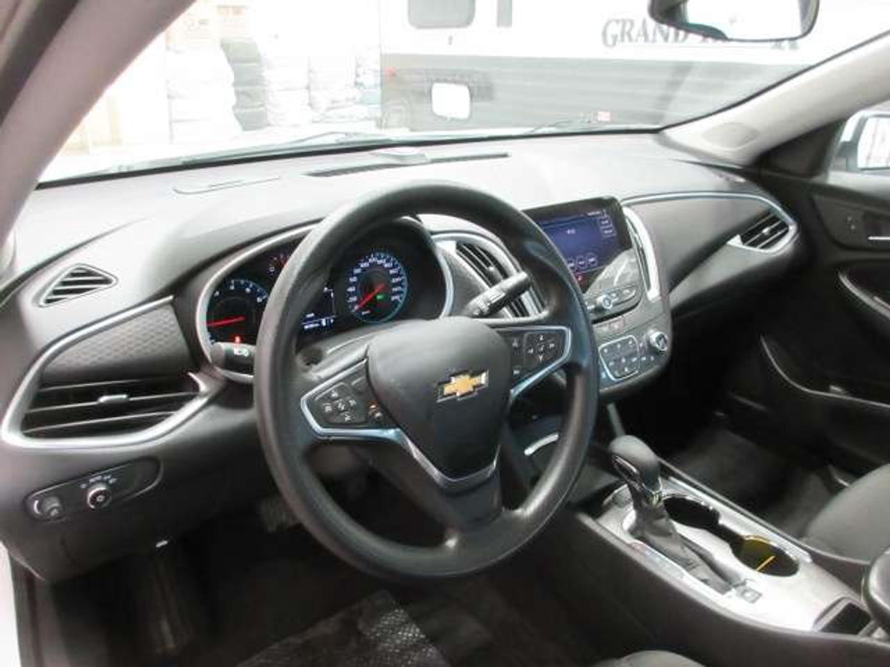 2023 Chevrolet Malibu LT, APPLE/ANDROID, A/C, BT, CAMERA, ALLOYS, 91K! Photo