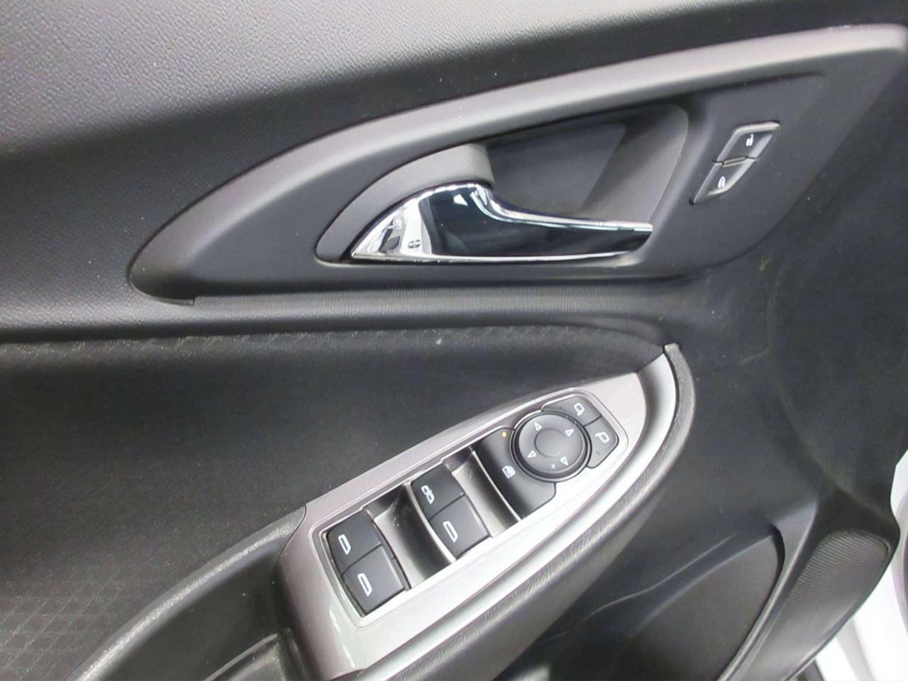 2023 Chevrolet Malibu LT, APPLE/ANDROID, A/C, BT, CAMERA, ALLOYS, 91K! Photo