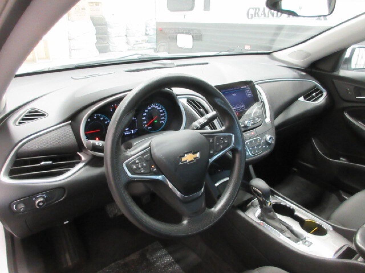 2023 Chevrolet Malibu LT, APPLE/ANDROID, A/C, BT, CAMERA, ALLOYS, 93K! Photo