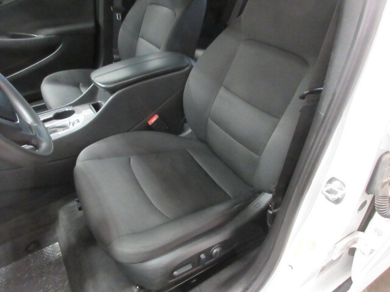 2023 Chevrolet Malibu LT, APPLE/ANDROID, A/C, BT, CAMERA, ALLOYS, 93K! Photo