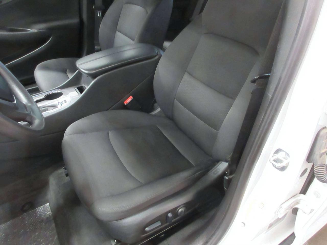 2023 Chevrolet Malibu LT, APPLE/ANDROID, A/C, BT, CAMERA, ALLOYS, 93K! Photo