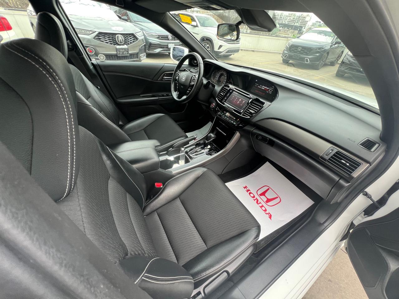 2017 Honda Accord Sport w/Honda Sensing (CVT) 4dr Sedan Photo